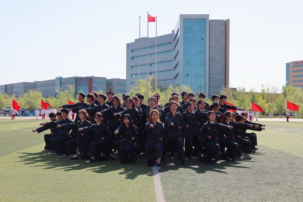 2025年开幕式李新雅  (20)