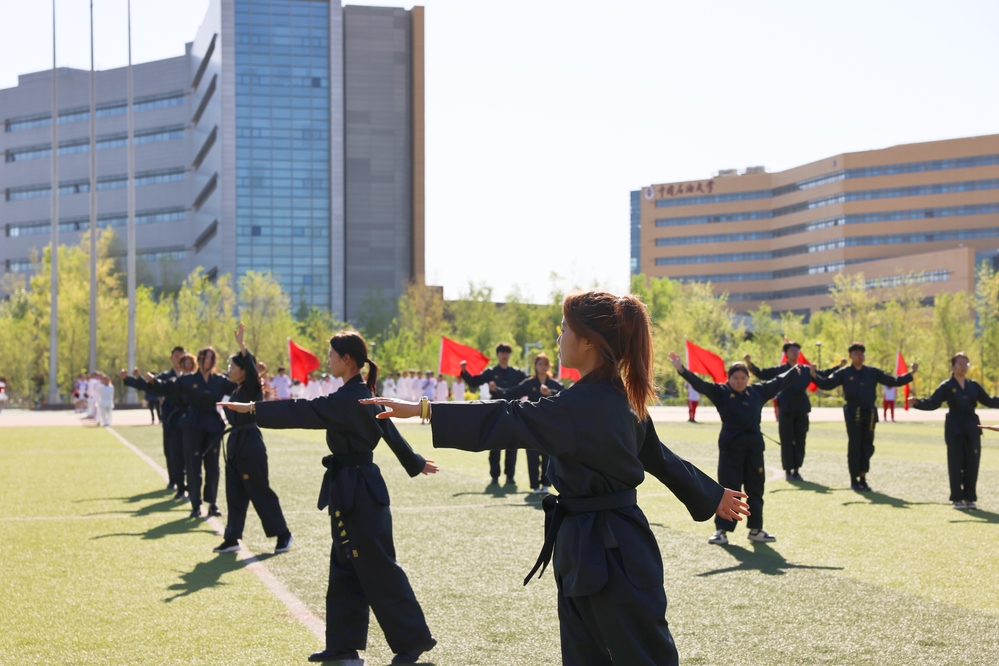 2025年开幕式李新雅  (41)