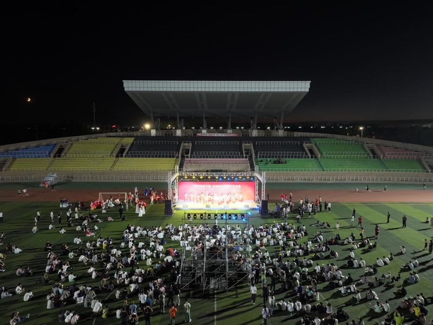 eecfbdbabceb54363353a6a9e00f7eb7_compress