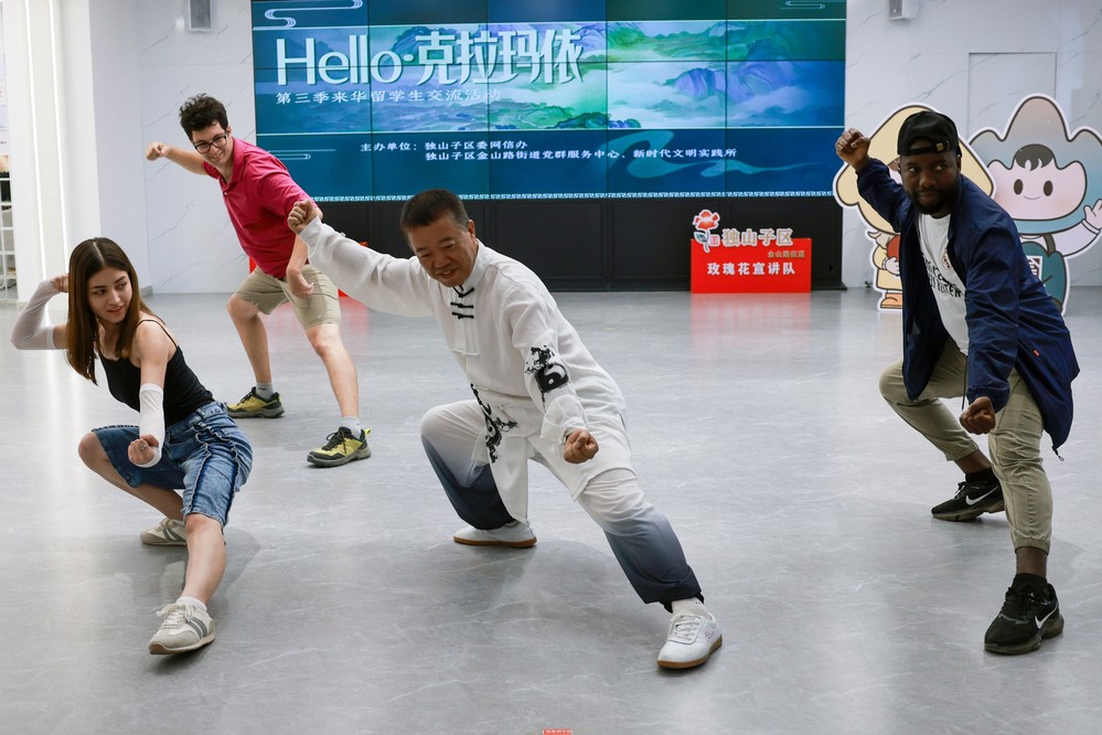20260710-0713Hello·克拉玛依金山路街道-郝志远郭梓洋摄 （2）
