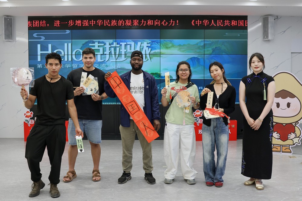 20260710-0713Hello·克拉玛依金山路街道-郝志远郭梓洋摄 (15)