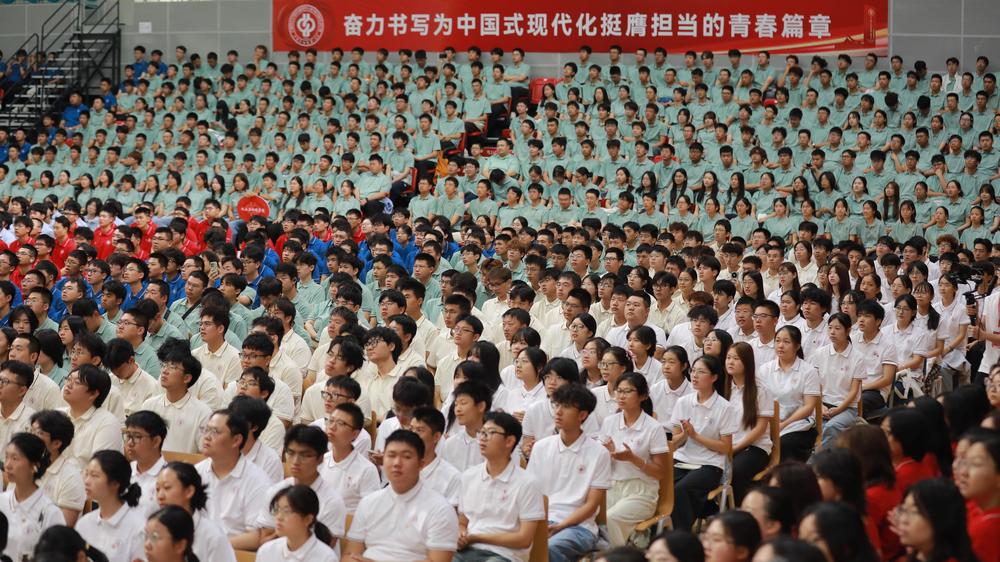 20260906新生开学典礼观众席新生大景 (26)