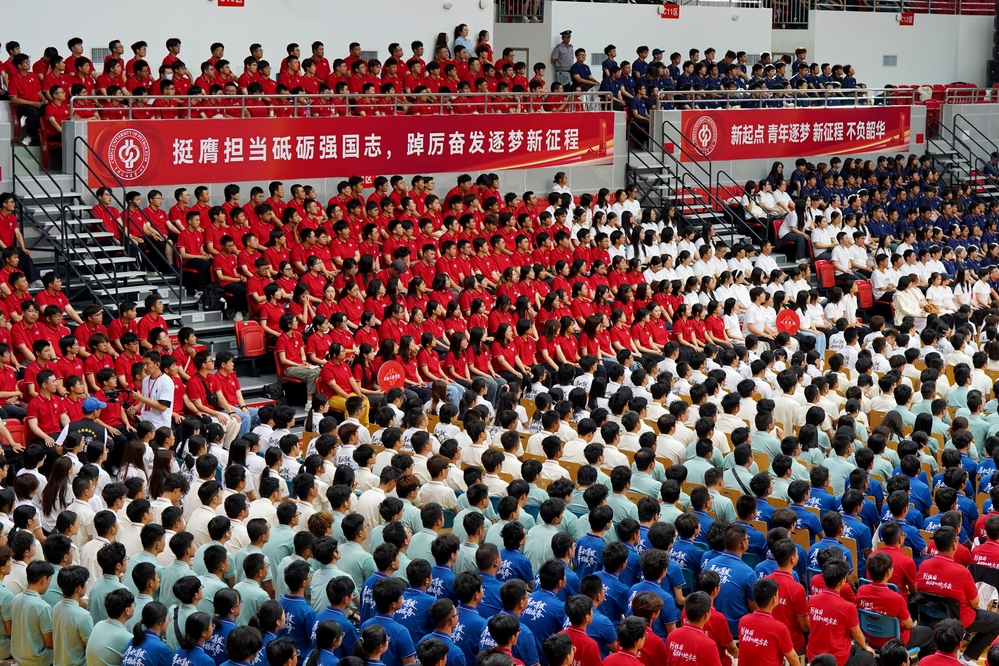 20260906新生开学典礼观众席新生大景 (18)