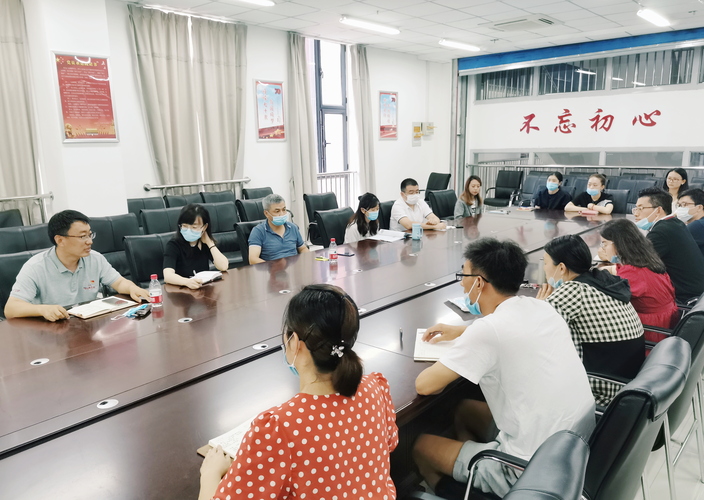 文理学院师生热议习近平总书记给校区毕业生回信 (4)