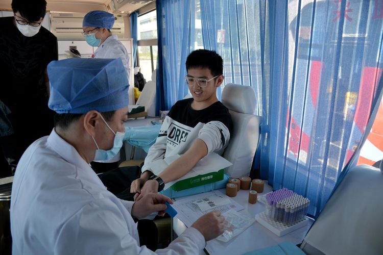 20210427文理学院联合克拉玛依市中心血站开展无偿献血志愿活动 (2)