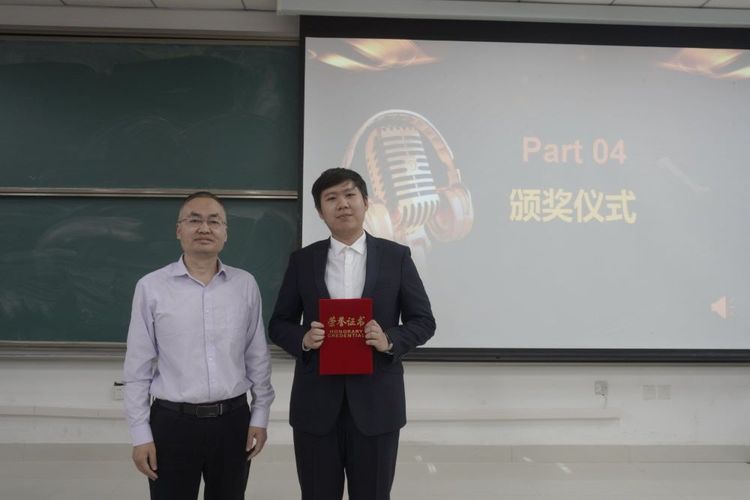 20211026校区成功举办第六届“石英杯”暨2021“外研社·国才杯”全国英语演讲大赛3