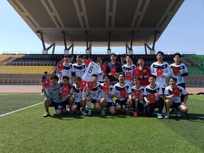 亚军照片：石油&计算机联队