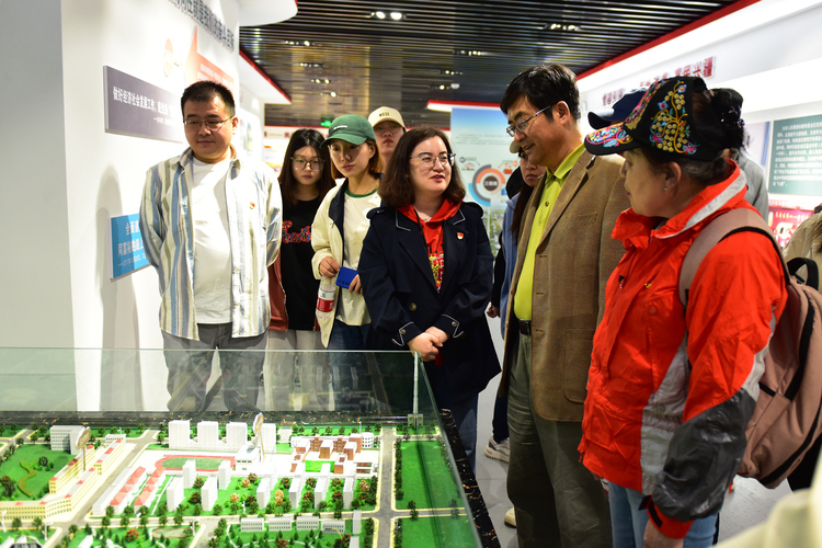 20230417+校区文理学院语言与艺术系党支部联合学生第一党支部共同开展主题党日活动2