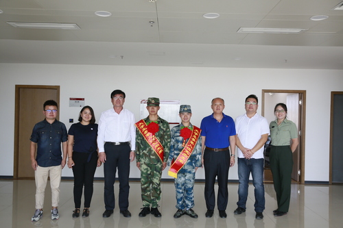 20170910参军入伍  无上光荣——中国石油大学（北京）克拉玛依校区举行2017年新兵入伍欢送会-张宝 王乐 (6)